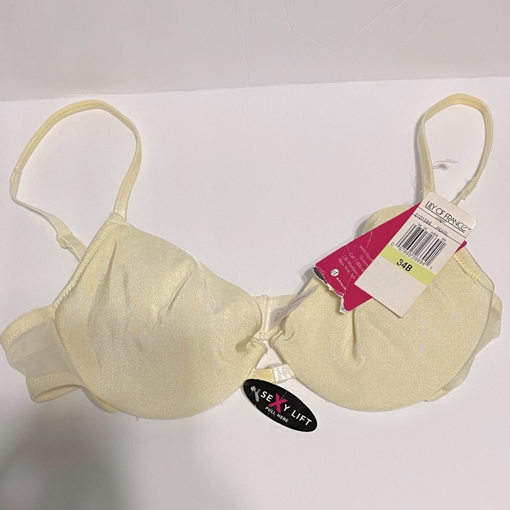 Vintage lily of France  bra 34B Tighten up sexy front closure.